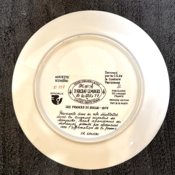 SARAH DE TONURE" Collector Plate~8 1/2" Dia.~ D'Arceau Limoges China~ - Picture 3 of 3